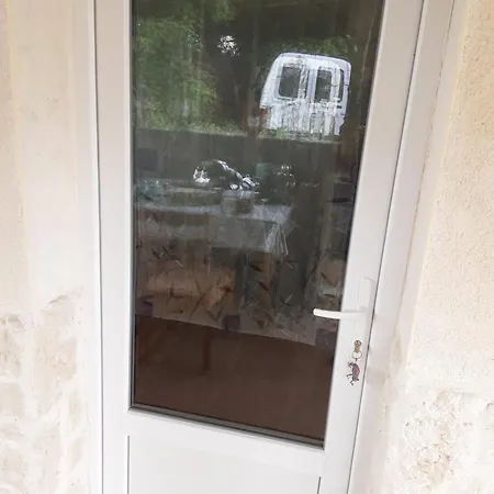 Apartment La Graule 1 Bedroom Saint-Colomb-de-Lauzun